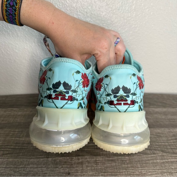 Nike Lebron 18 Low x Mimi Plange 'Daughters' Blue Floral Men’s 9.5 Womens 11 - Picture 11 of 14